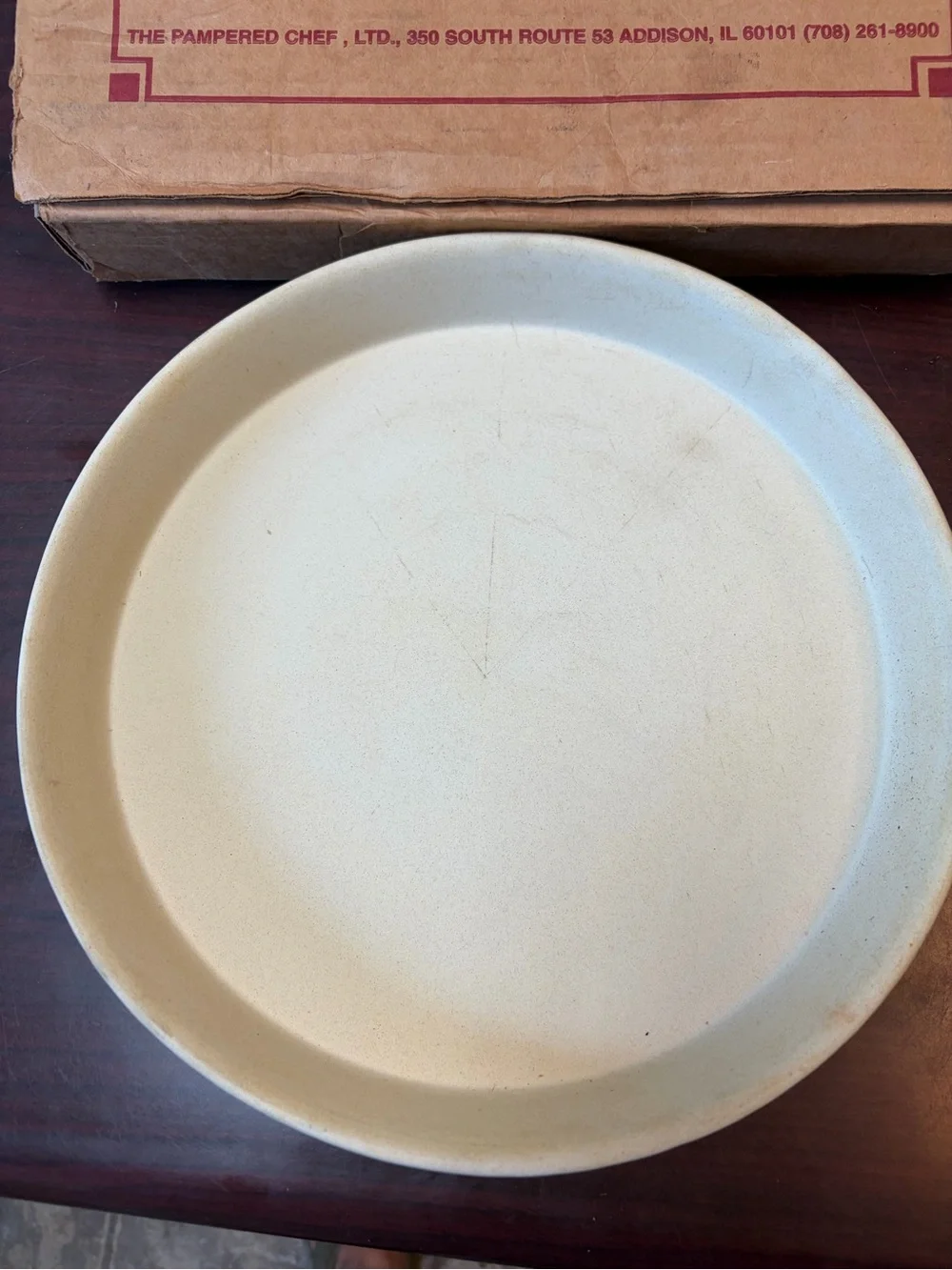 The Pampered Chef beige Round Deep Dish Baker discontinued seasoned with box 🗃️